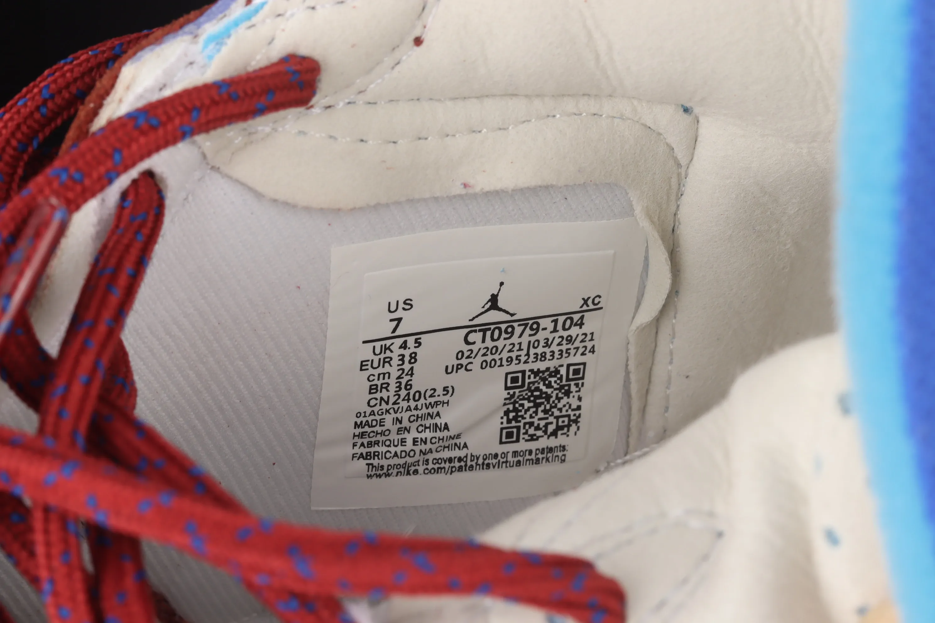 All categories Air Jordan Jordan series basketball shoes Air Jordan 1 High Air Jordan 1 Zoom Air CMFT AJ1 Joe 1 Burgundy CT0979-104